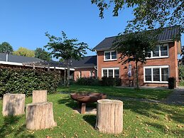 Tranquil Group Retreat in Nature