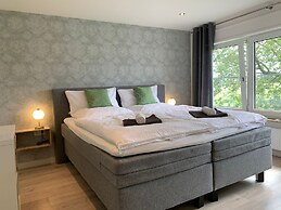 Tranquil Group Retreat in Nature