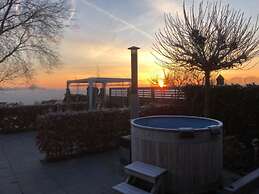 Tranquil Group Retreat in Nature