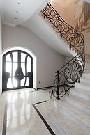 Royal Apartment Uspenskaya 12