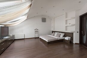 Royal Apartment Uspenskaya 12