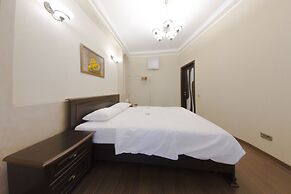 Royal Apartment Uspenskaya 12