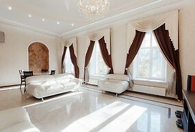 Royal Apartment Uspenskaya 12