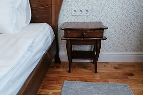 Royal Apartment Zhukovskogo 9