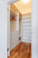 Royal Apartment Zhukovskogo 9