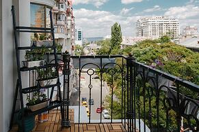 Royal Apartment Zhukovskogo 9