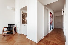 Royal Apartments Grecheskaya 25