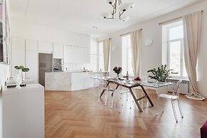 Royal Apartments Grecheskaya 25