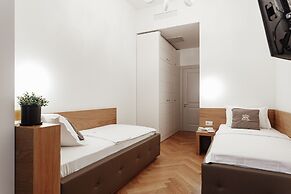 Royal Apartments Grecheskaya 25