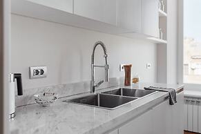 Royal Apartments Grecheskaya 25