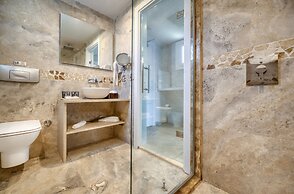 Peninsula Gardens Hotel