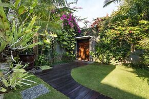 Beautiful Villa With Private Pool, Bali Villa 2001