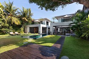 Beautiful Villa With Private Pool, Bali Villa 2001