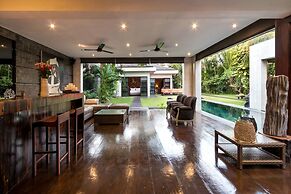 Beautiful Villa With Private Pool, Bali Villa 2001