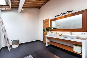 Bali Villa Near the Beach, 2030