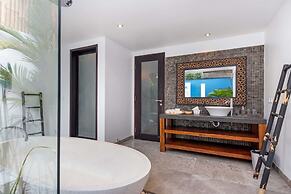 Bali Villa Near the Beach, 2080