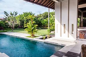 Luxury Villa in Bali near Beach, Bali Villa 2035