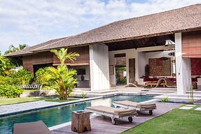 Luxury Villa in Bali near Beach, Bali Villa 2035