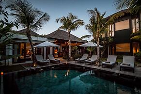 Luxury 6 Bedroom Villa With Private Pool, Bali Villa 2040
