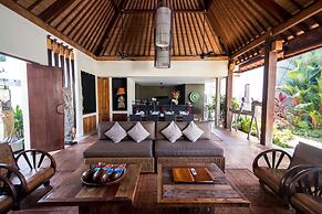 Luxury 6 Bedroom Villa With Private Pool, Bali Villa 2040