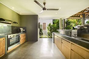 Luxury 6 Bedroom Villa With Private Pool, Bali Villa 2040