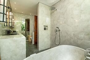 Luxury 12 Bedroom Villa With Private Pool, Bali Villa 2081