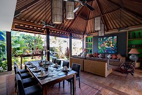 Luxury 12 Bedroom Villa With Private Pool, Bali Villa 2081