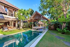 Luxury 5 Bedroom Villa With Private Pool, Bali Villa 2055