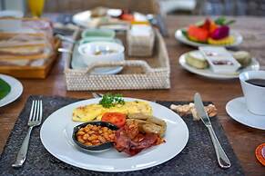 Luxury 5 Bedroom Villa With Private Pool, Bali Villa 2055