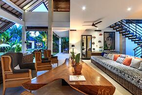 Luxury 5 Bedroom Villa With Private Pool, Bali Villa 2055