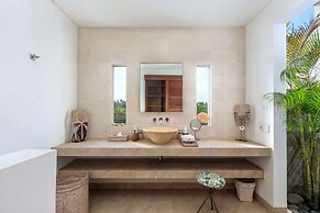 Luxury 5 Bedroom Villa With Private Pool, Bali Villa 2055