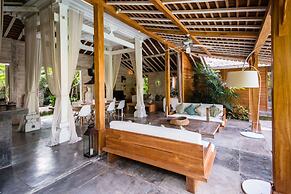 Luxury 12 Bedroom Villa With Private Pool, Bali Villa 2027