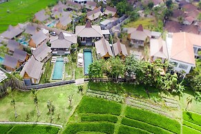 Luxury 12 Bedroom Villa With Private Pool, Bali Villa 2027