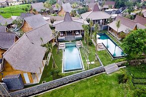 Luxury 12 Bedroom Villa With Private Pool, Bali Villa 2027