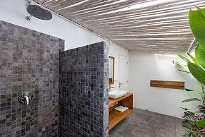 Luxury 4 Bedroom Villa With Private Pool, Bali Villa 2067