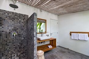 Luxury 4 Bedroom Villa With Private Pool, Bali Villa 2067