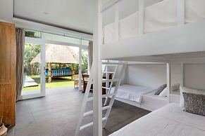 Luxury 4 Bedroom Villa With Private Pool, Bali Villa 2067