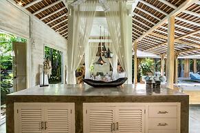 Luxury 4 Bedroom Villa With Private Pool, Bali Villa 2007
