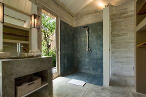 Luxury 4 Bedroom Villa With Private Pool, Bali Villa 2007