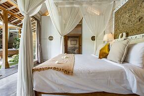 Luxury 4 Bedroom Villa With Private Pool, Bali Villa 2007