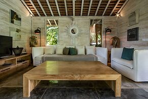 Luxury 4 Bedroom Villa With Private Pool, Bali Villa 2007