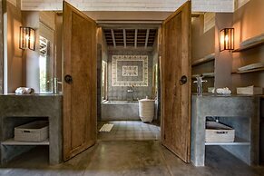 Luxury 4 Bedroom Villa With Private Pool, Bali Villa 2007