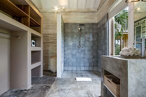 Luxury 4 Bedroom Villa With Private Pool, Bali Villa 2007