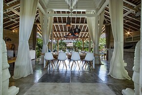 Luxury 4 Bedroom Villa With Private Pool, Bali Villa 2007