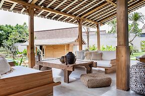 Luxury 5 Bedroom Villa With Private Pool, Bali Villa 2022