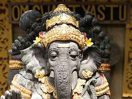 Bali Villa Near the Beach, 2070