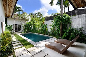 Bali Villa Near the Beach, 2070