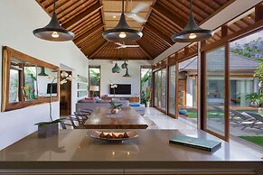 Imagine Your Family Renting a Luxury Holiday Villa Close to Seminyaks 