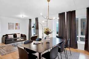 Modern Three-bedroom Apartment Next to Royal Arena and Copenhagen Airp