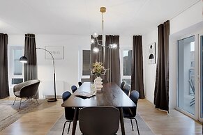 Modern Three-bedroom Apartment Next to Royal Arena and Copenhagen Airp